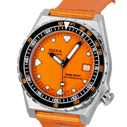Orologio da uomo Doxa SUB 600T Professional con quadrante arancione, automatico, subacqueo, modello 861.10.351.21-N, impermeabile fino a 600 metri, con cinturino extra.