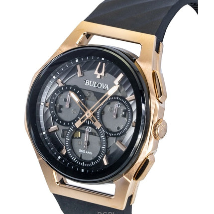 Orologio da uomo Bulova Curv Chronograph con cinturino in gomma e quadrante nero al quarzo 98A185