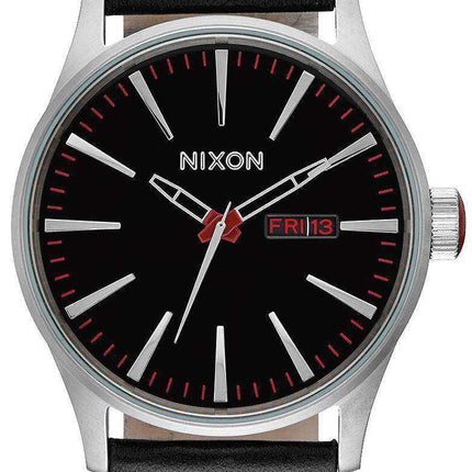 Orologio da uomo Nixon Quartz Sentry in pelle nera A105-000-00
