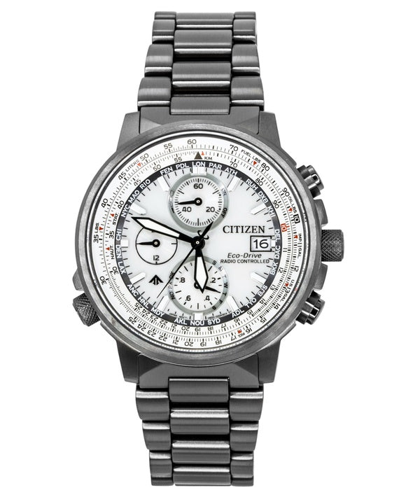 Orologio da uomo Citizen Promaster Navihawk AT Cronografo in acciaio inossidabile con quadrante argentato, tecnologia Eco-Drive, impermeabile fino a 200 metri (AT8304-57A), modello AT8304-57A.