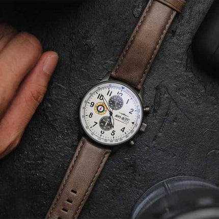 Orologio da uomo AVI-8 Hawker Hurricane Classic Chronograph Ivory Grayscale White Dial Quartz AV-4011-0B