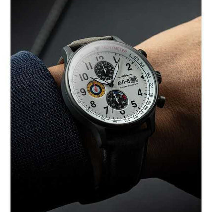 Orologio da uomo AVI-8 Hawker Hurricane Classic Chronograph Ivory Grayscale White Dial Quartz AV-4011-0B