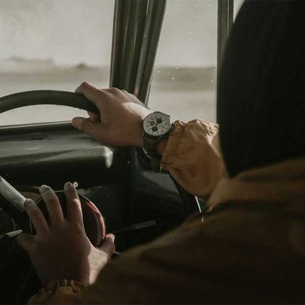 Orologio da uomo AVI-8 Hawker Hurricane Classic Chronograph con quadrante beige crema al quarzo AV-4011-0C