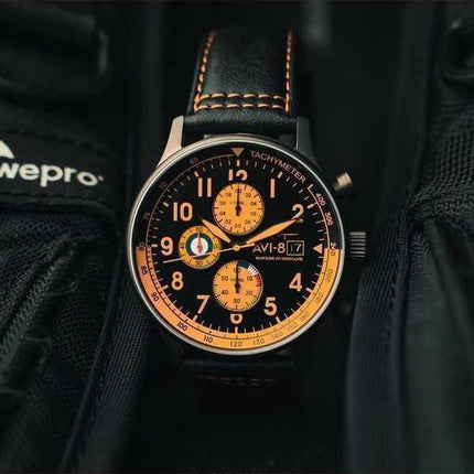 Orologio da uomo AVI-8 Hawker Hurricane Classic Chronograph Noire con cinturino in pelle e quadrante nero AV-4011-0R