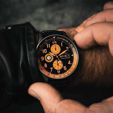 Orologio da uomo AVI-8 Hawker Hurricane Classic Chronograph Noire con cinturino in pelle e quadrante nero AV-4011-0R