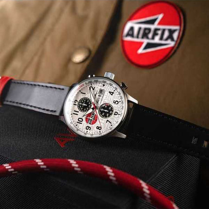 Orologio da uomo AVI-8 Hawker Hurricane Classic Chronograph Airfix Edition Deco Grey Leather Strap White Dial AV-4011-1C