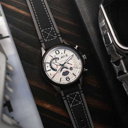 Orologio da uomo AVI-8 Hawker Harrier Dual Retrograde Chronograph quadrante bianco avorio al quarzo AV-4056-07