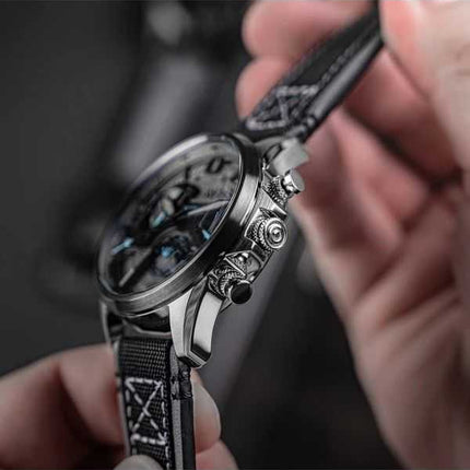 Orologio da uomo AVI-8 Hawker Harrier Dual Retrograde Chronograph quadrante grigio fumo al quarzo AV-4056-08