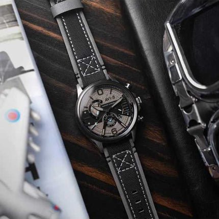 Orologio da uomo AVI-8 Hawker Harrier Dual Retrograde Chronograph quadrante grigio fumo al quarzo AV-4056-08