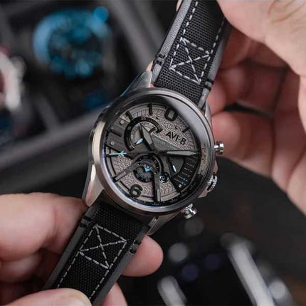 Orologio da uomo AVI-8 Hawker Harrier Dual Retrograde Chronograph quadrante grigio fumo al quarzo AV-4056-08