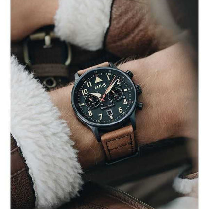 Orologio da uomo AVI-8 Hawker Hurricane Carey Dual Time Debden quadrante nero al quarzo AV-4088-03