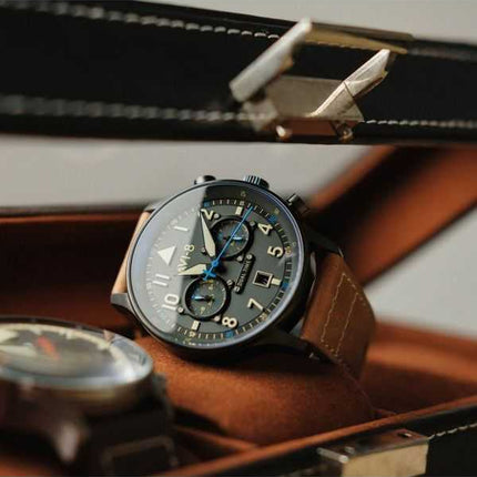 Orologio da uomo AVI-8 Hawker Hurricane Carey Dual Time Orissa quadrante grigio al quarzo AV-4088-04