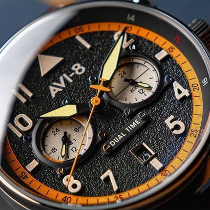 Orologio da uomo AVI-8 Hawker Hurricane Carey Dual Time Imperial War Museums Edition quadrante nero al quarzo AV-4088-07