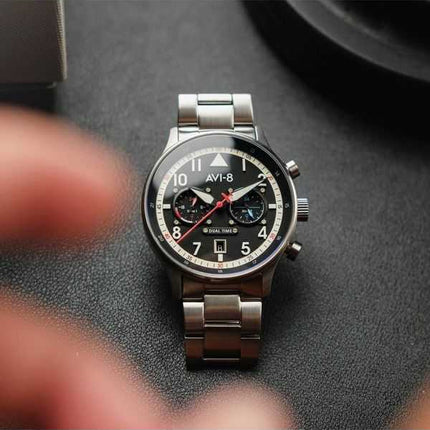 Orologio da uomo AVI-8 Hawker Hurricane Carey Dual Time Rangoon quadrante nero al quarzo AV-4088-11