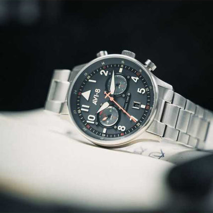 Orologio da uomo AVI-8 Hawker Hurricane Carey Dual Time Gutersloh in acciaio inossidabile con quadrante blu al quarzo AV-4088-22