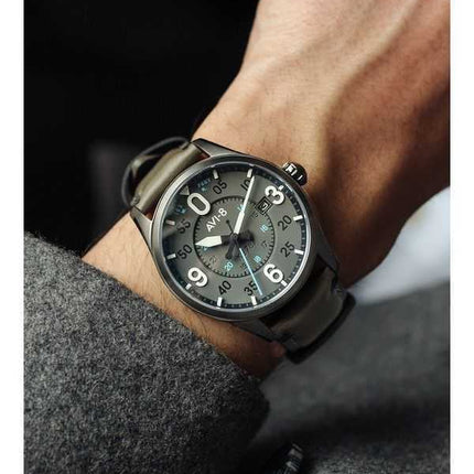 Orologio da uomo automatico AVI-8 Spitfire Smith Salisbury con cinturino in pelle e quadrante grigio AV-4090-04