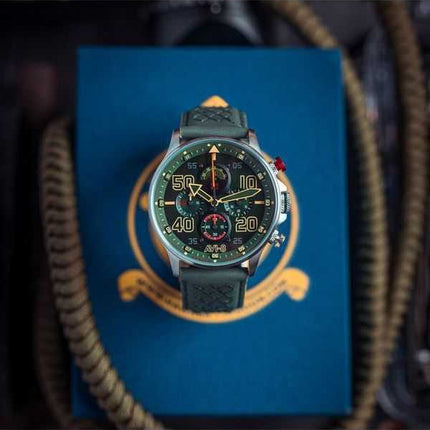 Orologio da uomo AVI-8 Hawker Typhoon Rb396 Sheila cronografo in edizione limitata Goch quadrante verde al quarzo AV-4093-08