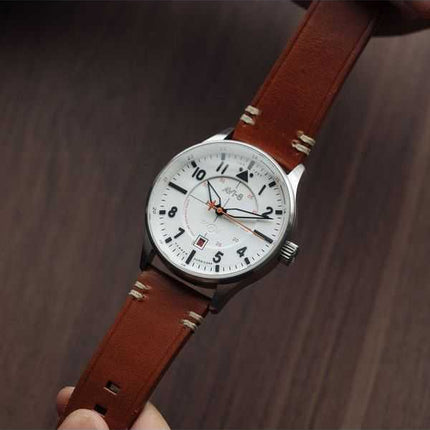Orologio da uomo automatico AVI-8 Hawker Hurricane Kent Newton con quadrante bianco AV-4094-01
