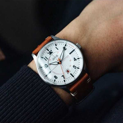 Orologio da uomo automatico AVI-8 Hawker Hurricane Kent Newton con quadrante bianco AV-4094-01