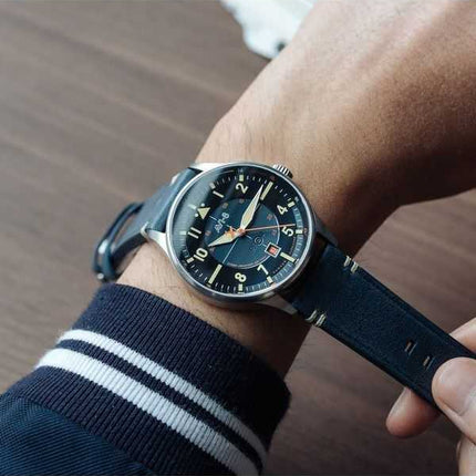 Orologio da uomo automatico Hawker Hurricane Kent AVI-8 Sussex con cinturino in pelle quadrante blu AV-4094-02
