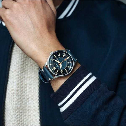 Orologio da uomo automatico Hawker Hurricane Kent AVI-8 Sussex con cinturino in pelle quadrante blu AV-4094-02