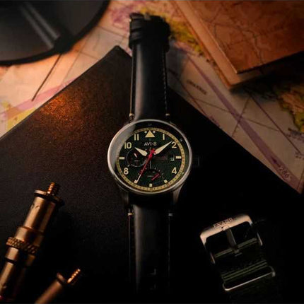 Orologio da uomo AVI-8 Hawker Hurricane Mckellar Dual Time Gothic Green Dial Quartz AV-4101-0A con cinturino extra