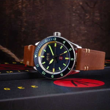 AVI-8 Flyboy Tuskegee Airmen Meca-Quartz Edizione limitata Lucera quadrante blu AV-4103-02 Orologio da uomo con cinturino extra