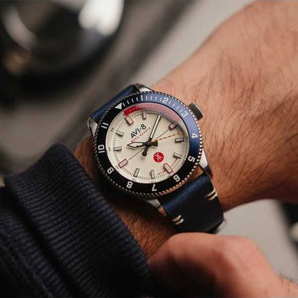 AVI-8 Flyboy Tuskegee Airmen Meca-Quartz Edizione limitata Torretto Quadrante argento AV-4103-03 Orologio da uomo con cinturino