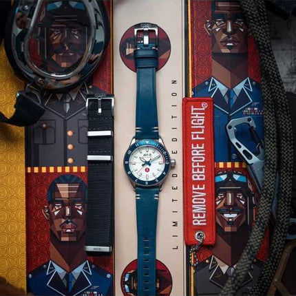 AVI-8 Flyboy Tuskegee Airmen Meca-Quartz Edizione limitata Torretto Quadrante argento AV-4103-03 Orologio da uomo con cinturino
