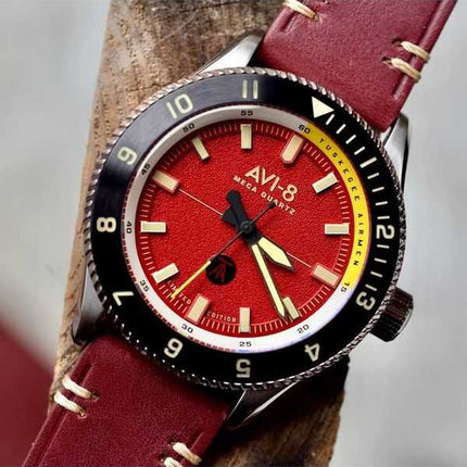 Orologio da uomo AVI-8 Flyboy Tuskegee Airmen Limited Edition Ramitelli Red Dial Quartz AV-4103-04 con cinturino extra