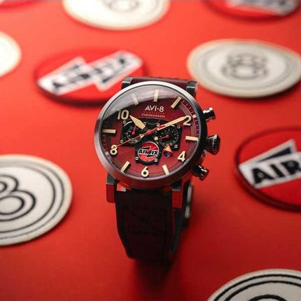 Orologio da uomo AVI-8 Dambuster Gibson Dual Time Chronograph Airfix Edition Hazard Red Dial Quartz AV-4107-04