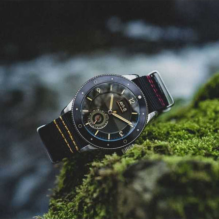 Orologio da uomo AVI-8 Flyboy Airmaster Sector Meca-Quartz Raven Black Nylon Strap Quadrante nero AV-4112-01