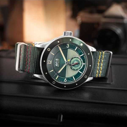Orologio da uomo AVI-8 Flyboy Airmaster Sector Meca-Quartz Vert Green Nylon Strap Green Dial AV-4112-02