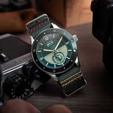 Orologio da uomo AVI-8 Flyboy Airmaster Sector Meca-Quartz Vert Green Nylon Strap Green Dial AV-4112-02