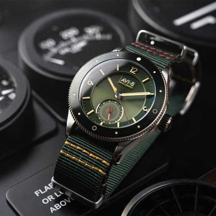 Orologio da uomo AVI-8 Flyboy Airmaster Sector Meca-Quartz Vert Green Nylon Strap Green Dial AV-4112-02