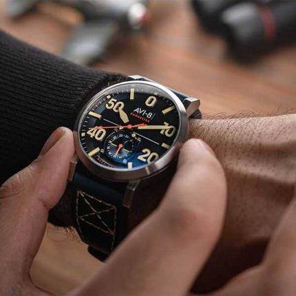 AVI-8 Dambuster Chadwick Meca-Quartz Cinturino in pelle blu cobalto Quadrante blu Orologio da uomo AV-4113-01