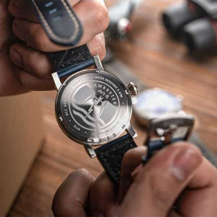 AVI-8 Dambuster Chadwick Meca-Quartz Cinturino in pelle blu cobalto Quadrante blu Orologio da uomo AV-4113-01