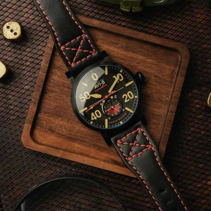 AVI-8 Dambuster Chadwick Meca-Quartz Cinturino in pelle nero carbone Quadrante nero Orologio da uomo AV-4113-03