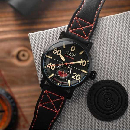 AVI-8 Dambuster Chadwick Meca-Quartz Cinturino in pelle nero carbone Quadrante nero Orologio da uomo AV-4113-03