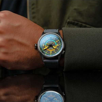 Orologio da uomo AVI-8 Flyboy Wingman Worldtimer GMT Tropical Grey Dial Automatic AV-4120-04 con cinturino extra