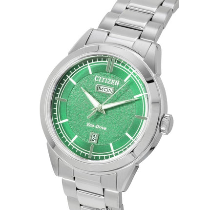 Orologio da uomo Citizen Eco-Drive AW0151-85X con quadrante verde in acciaio inossidabile e impermeabilità fino a 100 metri.