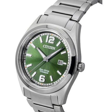 Orologio da uomo Citizen Eco-Drive Super Titanium quadrante verde AW1641-81X
