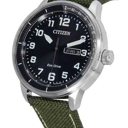 Orologio da uomo Citizen Urban Eco-Drive cinturino in nylon verde quadrante nero BM8590-10E 100M