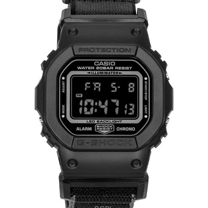 Orologio da uomo Casio G-Shock con cinturino in tessuto, movimento digitale al quarzo, modello DW-5600MNC-1, impermeabile fino a 200 metri.