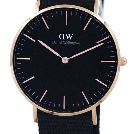 Orologio unisex di quarzo classico nero DW00100150 di Daniel Wellington