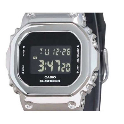 Casio G-Shock Orologio da uomo digitale con cinturino in resina e lunetta in metallo al quarzo GM-5600U-1 200M