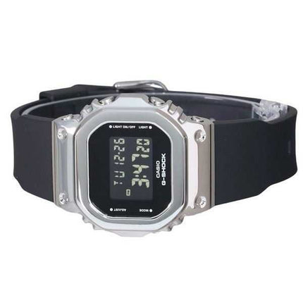 Casio G-Shock Orologio da uomo digitale con cinturino in resina e lunetta in metallo al quarzo GM-5600U-1 200M