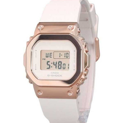 Casio G-Shock Orologio da donna digitale con cinturino in resina placcato in oro rosa e lunetta in ioni al quarzo GM-S5600UPG-4