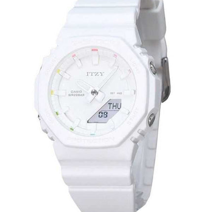 Casio G-Shock Analog Digital ITZY Collaboration Quadrante Bianco Quarzo GMA-P2100IT-7A 200M Orologio da Donna