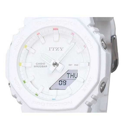 Casio G-Shock Analog Digital ITZY Collaboration Quadrante Bianco Quarzo GMA-P2100IT-7A 200M Orologio da Donna